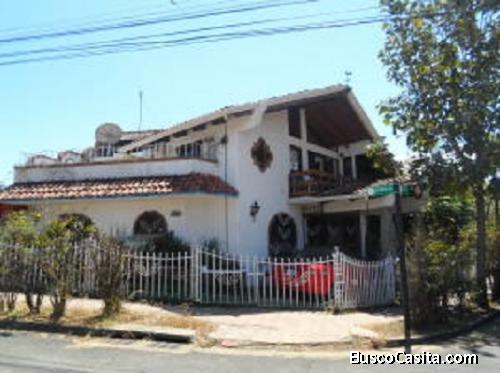 RAH OFC #20-1166 EXÓTICA CASA EN VENTA. SAN JOSÉ