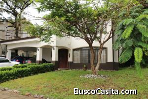 RAH OFC  #20-983 casa en venta en Santa Ana 