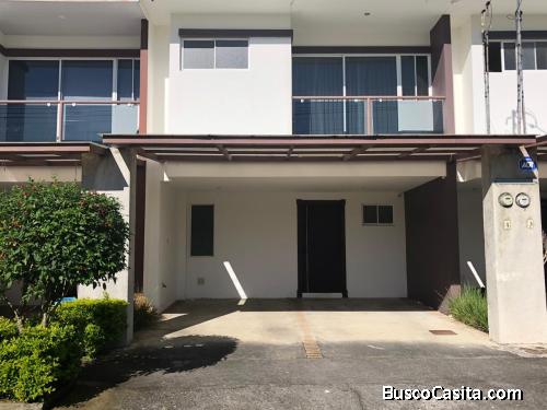 Vendo Casa en Condominio en Tres Ríos