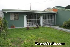 RAH OFC #20-1878 casa en venta en Flores 