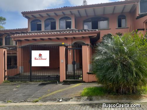 Casa en Venta en Escazú