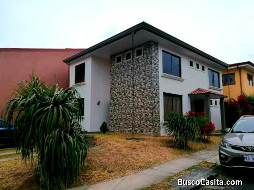 Vendo Casa en Condominio Privado en Guadalupe