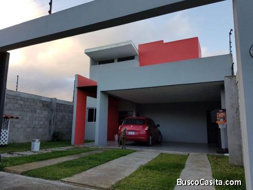 Casa en Venta en Heredia