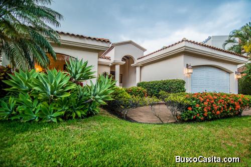 RAH OFC #21-408 casa en venta en Pozos