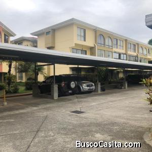Apartamento segundo piso en condominio 