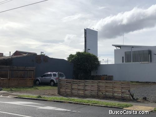 Lote en venta excelente ubicación y uso de suelo mixto 