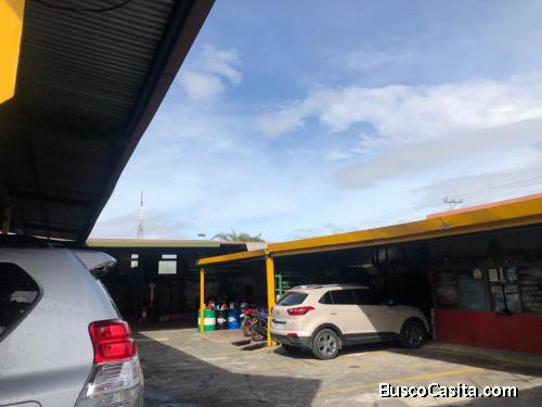Venta de local comercial en funcionamiento, taller y parqueo