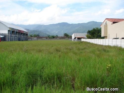 RAH OFC #20-1306. GRANDIOSO LOTE DE TERRENO PARA CONSTRUIR TU HOGAR