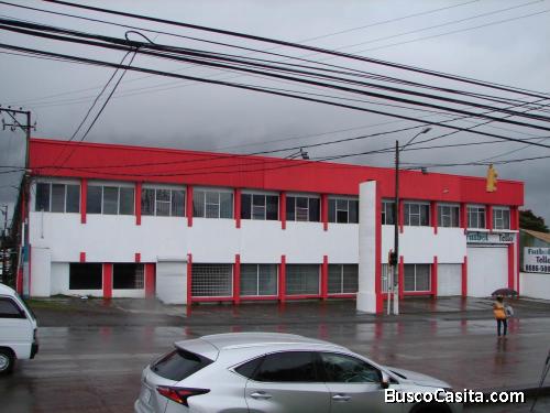 RAH OFC #21-345. GRANDÍSIMA BODEGA IDEAL PARA INICIAR SU NEGOCIO. EN VENTA. Guadalupe