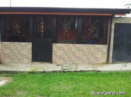 CÓMODA Y HERMOSA CASA EN VENTA. SAN PABLO