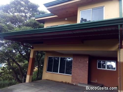 CASA EN VENTA. CURRIDABAT