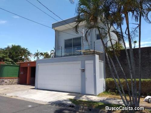 CASA EN VENTA. CURRIDABAT