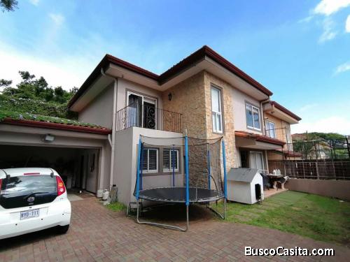 CASA EN VENTA. SAN JOSÉ SANTA ANA