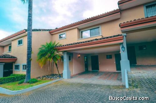 CASA EN ALQUILER. ESCAZÚ
