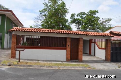 Casa en Venta en Curridabat