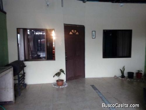 CASA EN VENTA. HEREDIA ULLOA