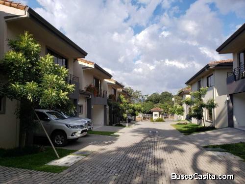CASA EN VENTA. SAN JOSÉ SANTA ANA PIEDADES