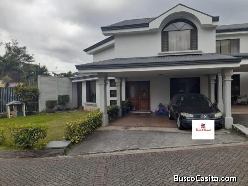 Casa en Venta en Escazú