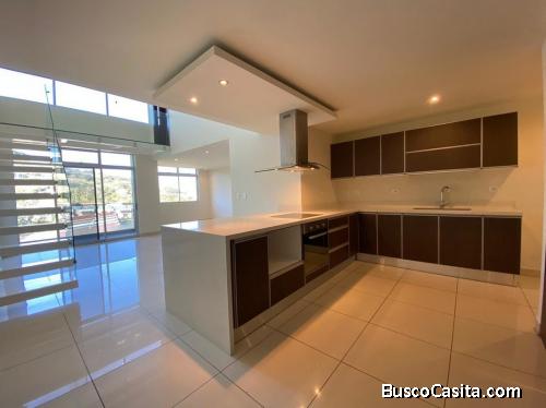 Se alquila - LUJOSO Apartamento - en Condominio, Santa Ana