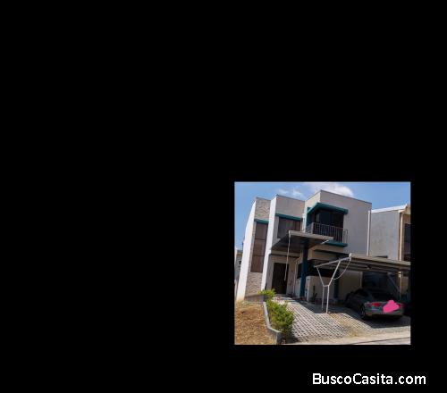 Hermosa Casa en Condominio