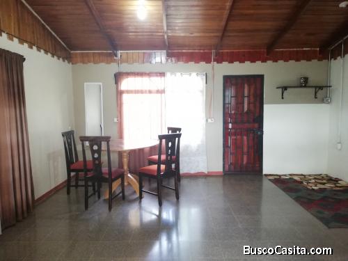 Se alquila casa en Pedregoso