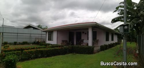 VENDO LINDA CASA