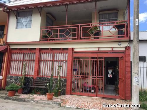 Vendo casa con dos apartamentos rentados en San Francisco de Dos Ríos MLS#21-531