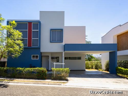 ALQUILER -  Casa Moderna en Condominio, Turrúcares, Alajuela