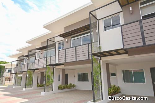 *Se vende de oportunidad  Town House en Condominio SolPark* *Pozos de Santa Ana*.