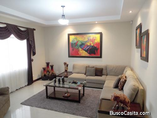 VENTA DE CASA INDEPENDIENTE, RESIDENCIAL QUIZARCO SANTO DOMINGO DE HEREDIA – zona muy segura.