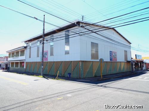 VENTA DE TERRENO CON ESTRUCTURA METALICA, BLOCK Y MADERA, HEREDIA, SANTO DOMINGO, centro