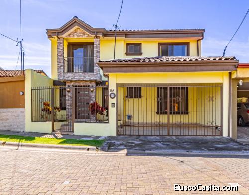 VENTA de ELEGANTE Casa Las Flores, San Joaquín, Heredia.