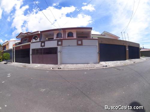 Se VENDE - ESTUPENDA casa en residencial - Concepción de Tres Ríos