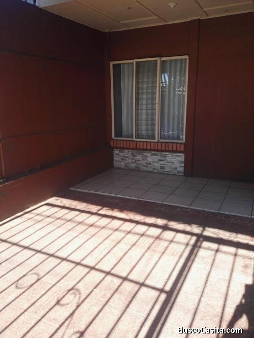 Casa muy segura con cochera