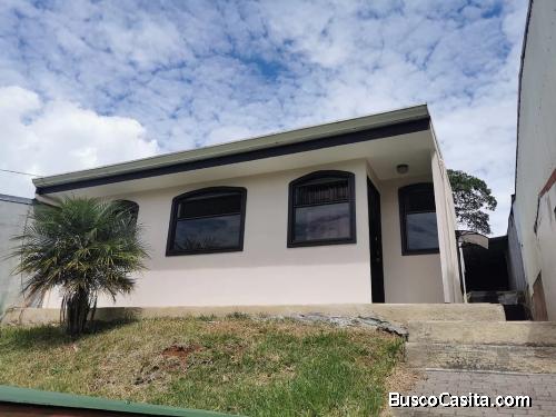 Venta de bella casa ACOGERADORA, Oreamuno, Cartago.