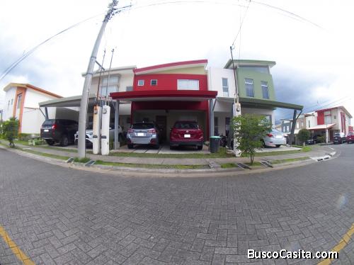 Venta de casa en PRESTIGIOSO condominio, Barlovento, Tres Ríos
