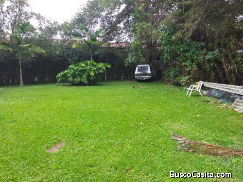 Terreno estilo mixto listo para construir.