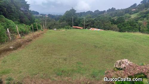 Hermoso Lote Esquinero.
