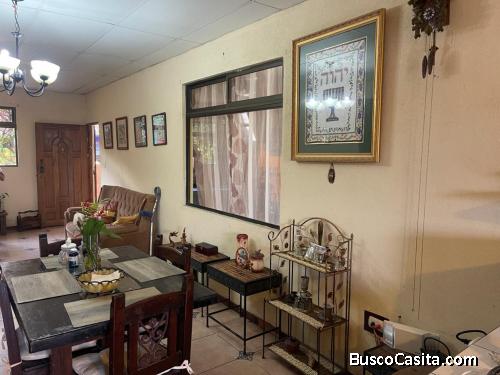*Se vende CASA en Santa Elena, San Isidro Heredia*