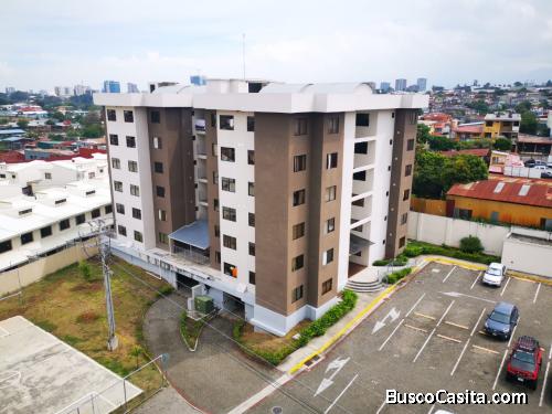 Se ALQUILA - Apartamento en Condominio súper CÉNTRICO y SEGURO - San José.