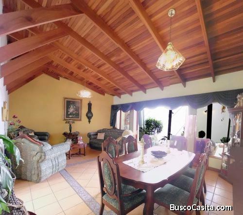 OPORTUNIDAD! Casa de 420 m2, Apartamento, 1 Planta, Freses, Curridabat