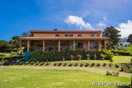 Se VENDE Casa de Montaña ESPECTACULAR Llave en Mano, Residencial El Castillo, San Rafael, Heredia
