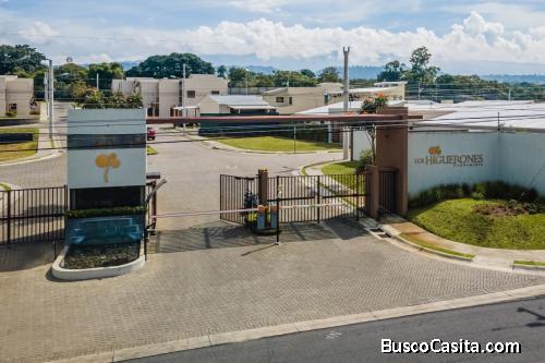 SE VENDE – Lote ESQUINERO listo para construir tu nuevo hogar, Condominio Los Higuerones, Alajuela