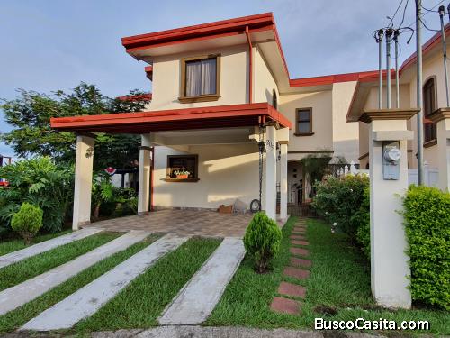 Se vende casa en perfecto estado