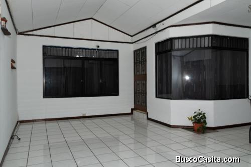 Casa con uso de suelo comercial