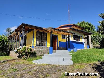 Se VENDE - Casa de montaña ÚNICA - El Castillo, San Rafael, Heredia