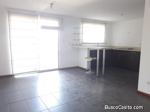 GRAN Ubicación - Se Alquila -  Apartamento en Condominio en Torre, San Francisco de Dos Ríos