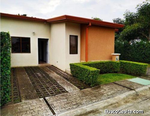 Acogedora casa en venta/Alajuela.