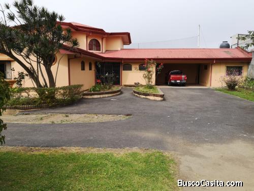SE VENDE CASA VÁZQUEZ DE CORONADO 