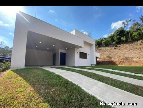 Hermosa Casa con acabados modernos en Naranjo 
